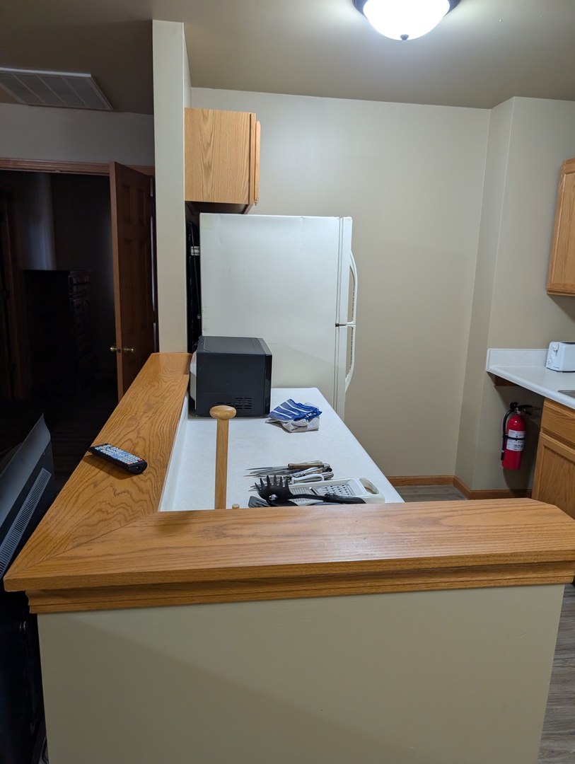 325 Clark Street 2g Property Photo 4