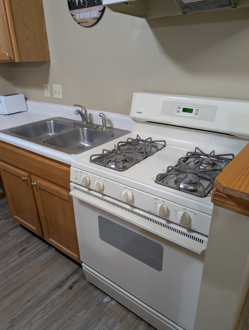 325 Clark Street 2g Property Photo 11