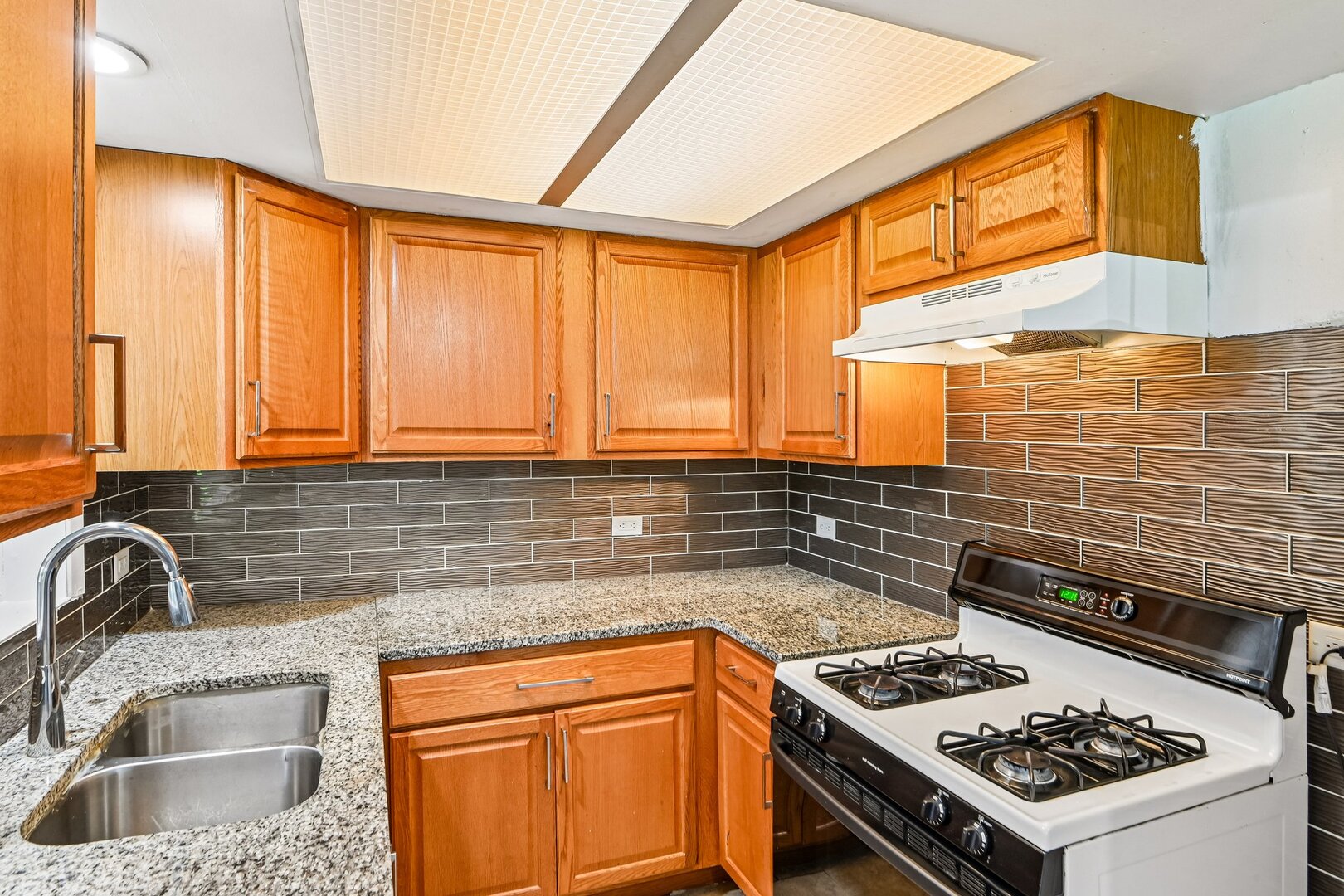 1298 Inverrary Lane Property Photo 7