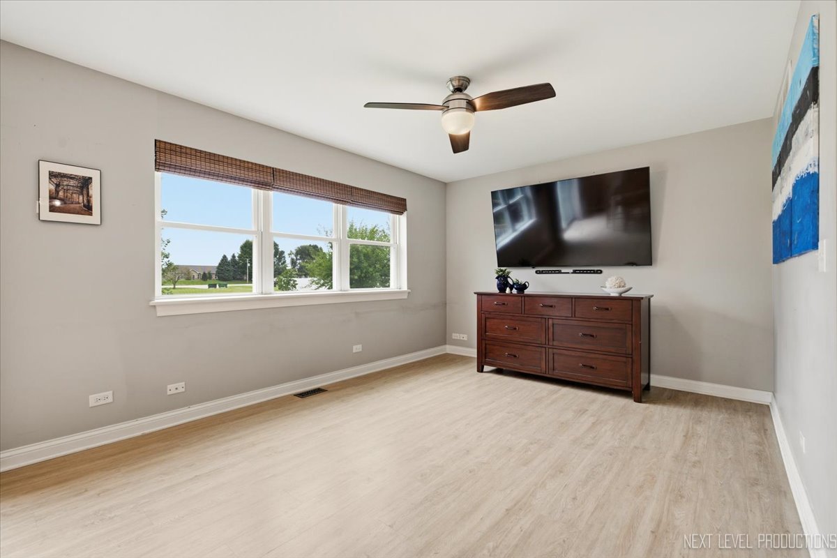 402 S Elizabeth Street Property Photo 3