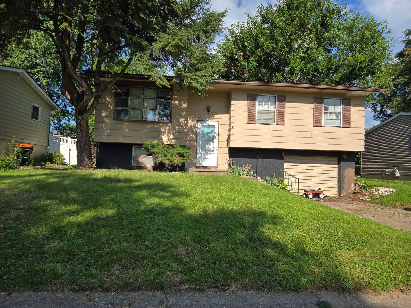 2308 Jebens Avenue Property Photo 2
