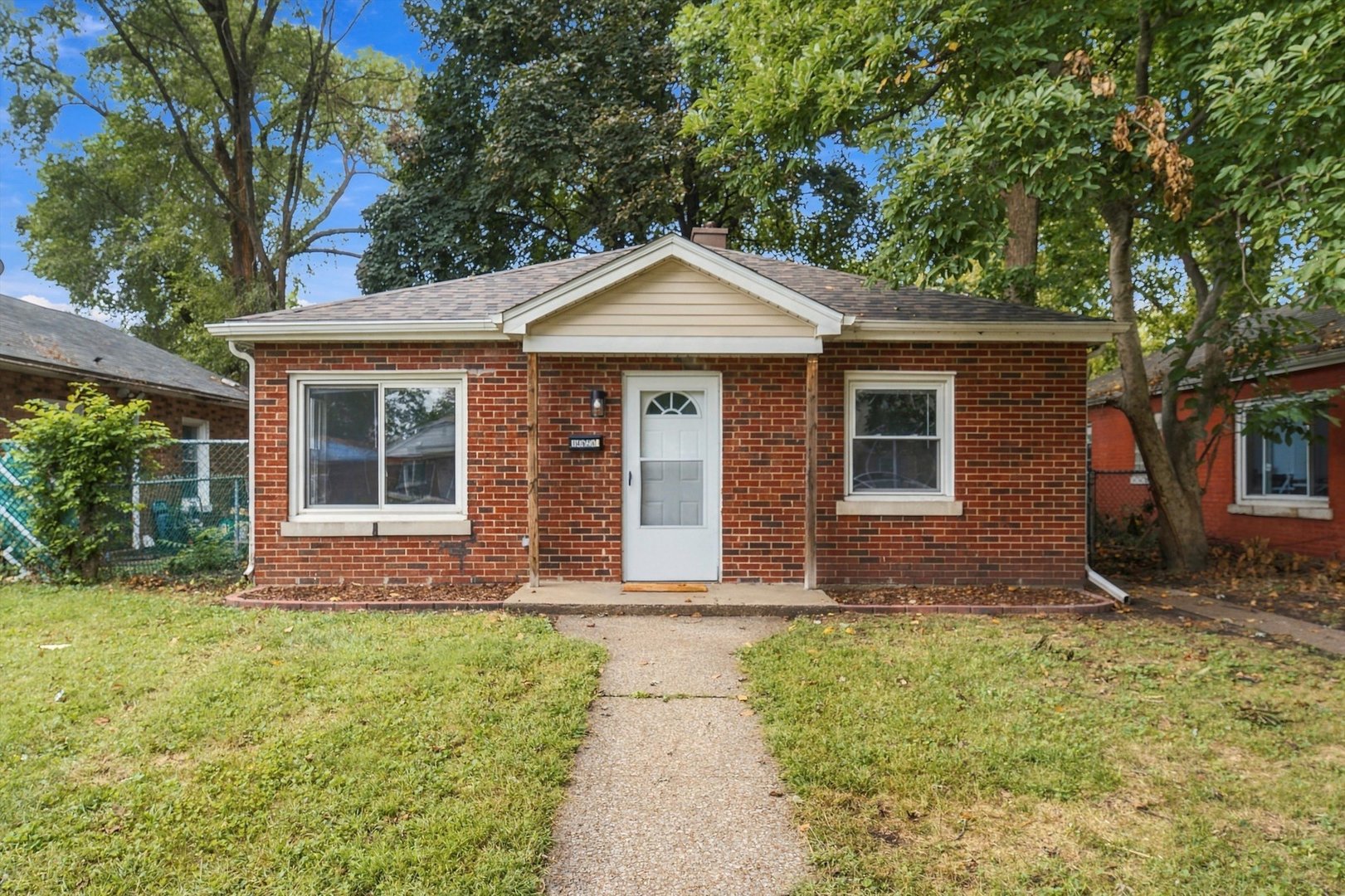 14828 Oak Street Property Photo 1