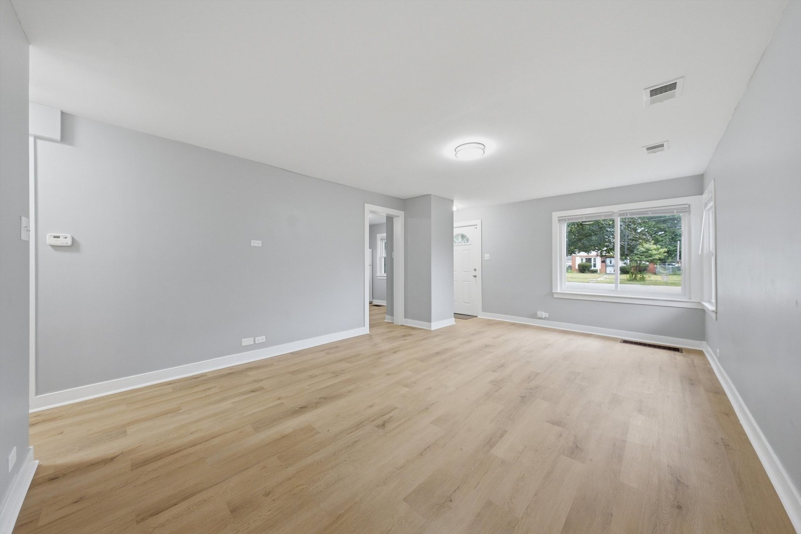 14828 Oak Street Property Photo 5