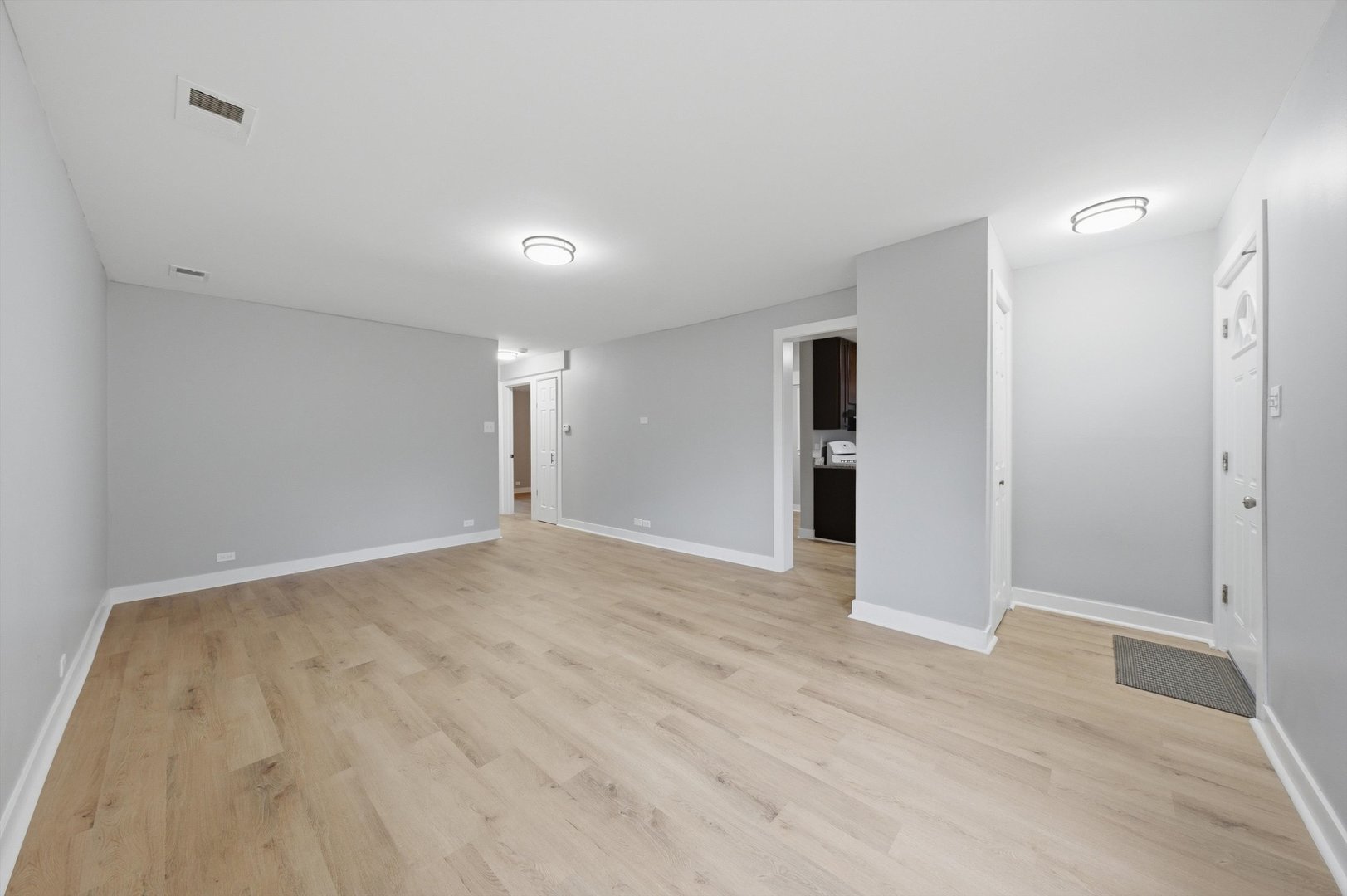 14828 Oak Street Property Photo 7
