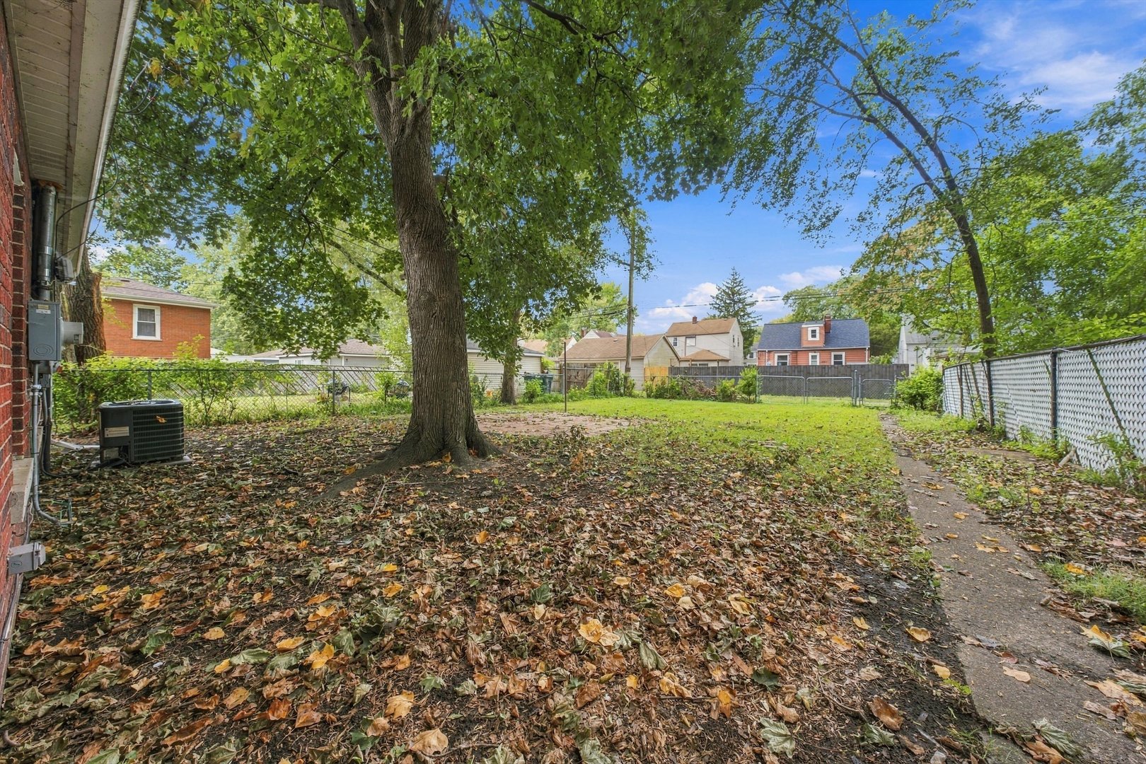 14828 Oak Street Property Photo 16