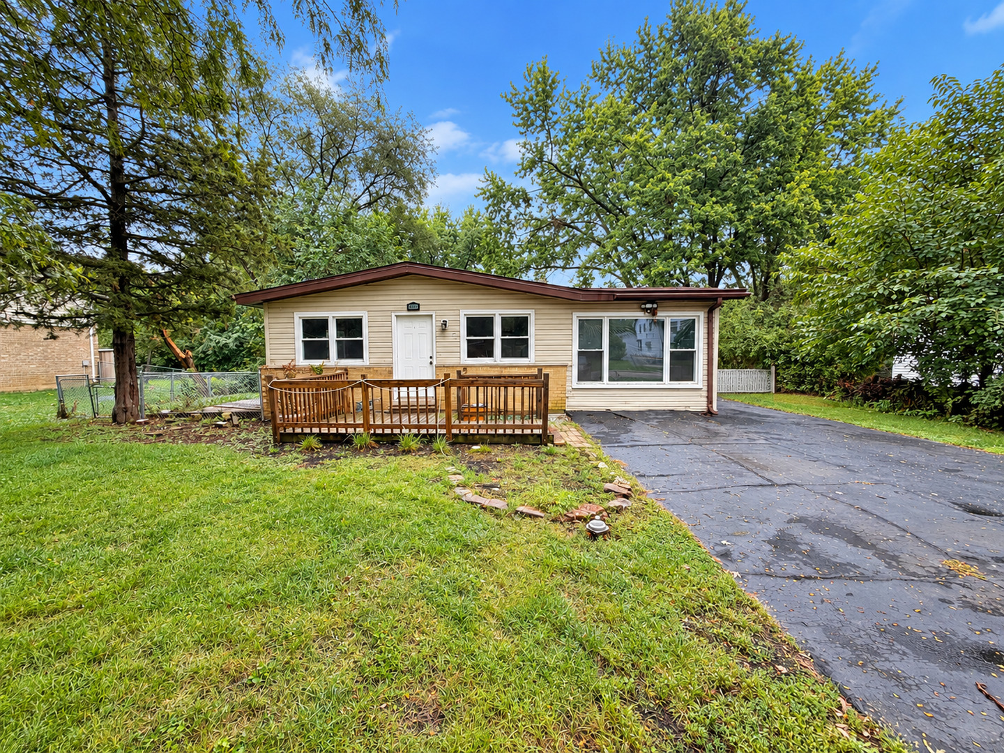 2039 Cherry Avenue Property Photo 1