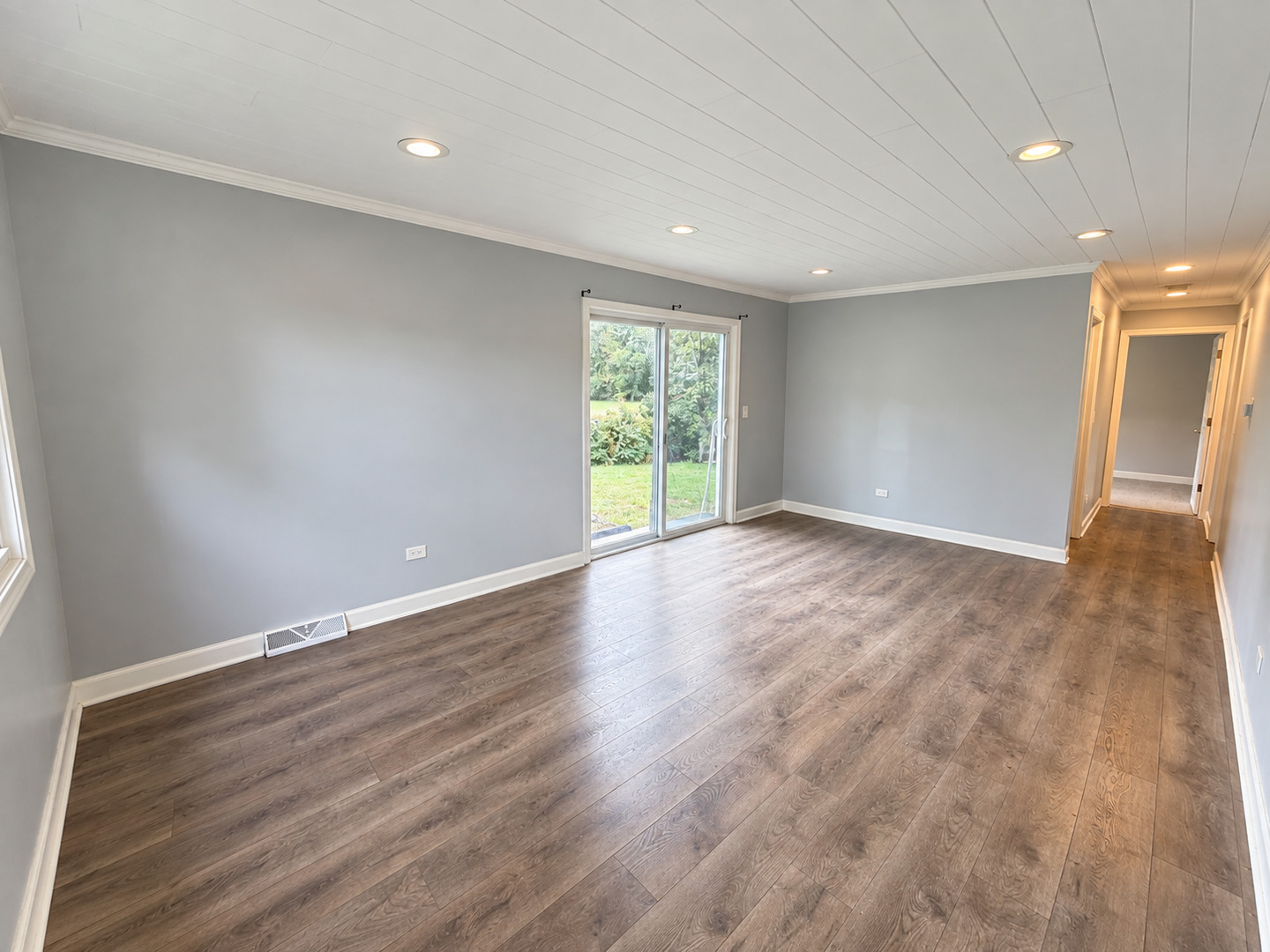 2039 Cherry Avenue Property Photo 3
