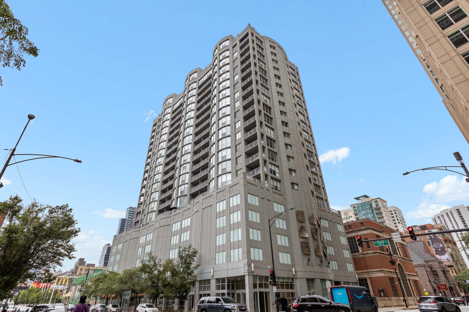 600 N Dearborn Street 1707 Property Photo 1