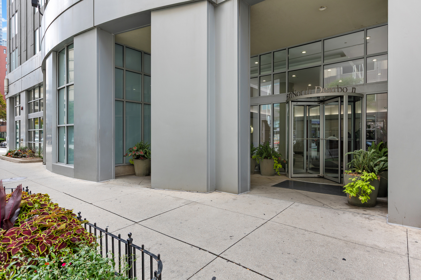 600 N Dearborn Street 1707 Property Photo 2
