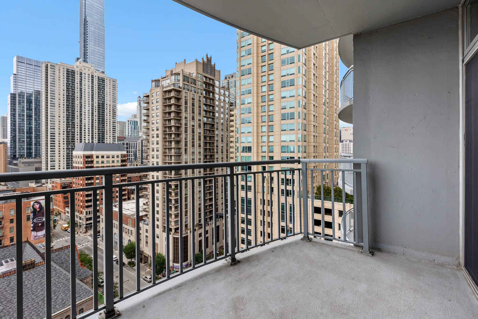 600 N Dearborn Street 1707 Property Photo 8