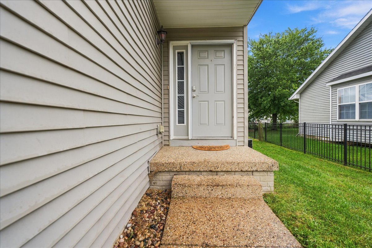 1826 Chuck Murray Drive Property Photo 3