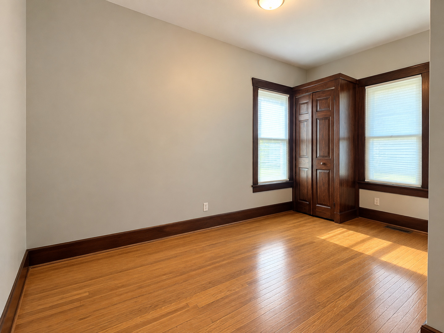445 Pleasant Street Property Photo 17