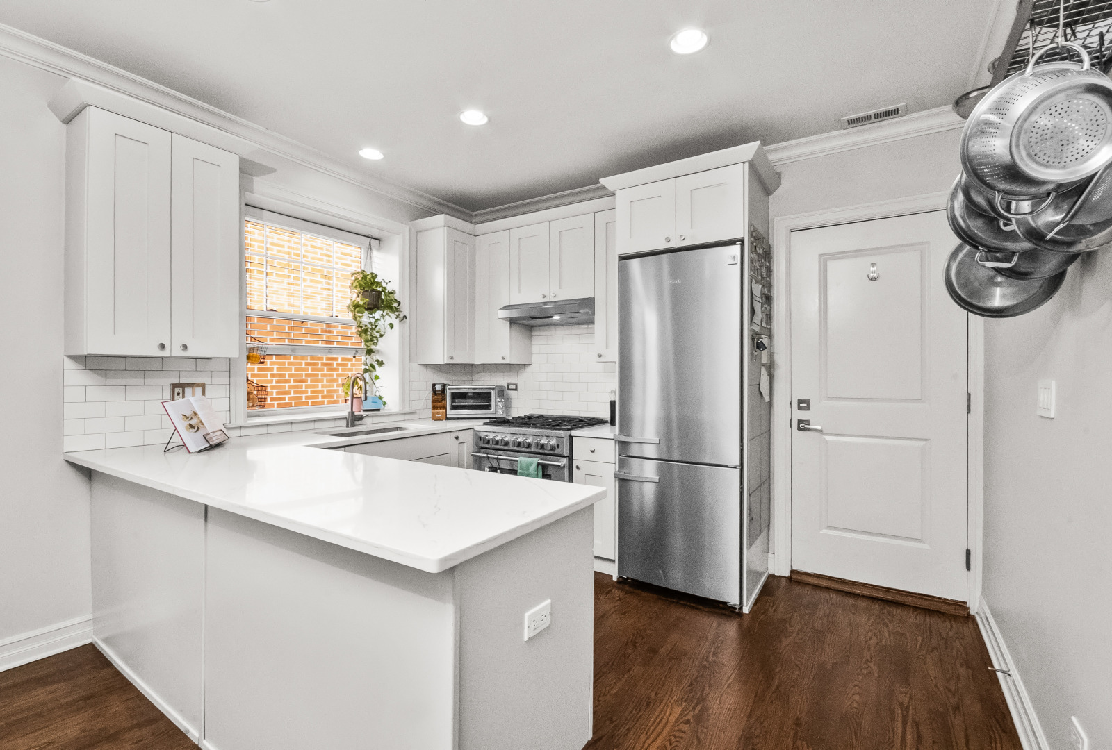 2711 N Mildred Avenue 2a Property Photo 6