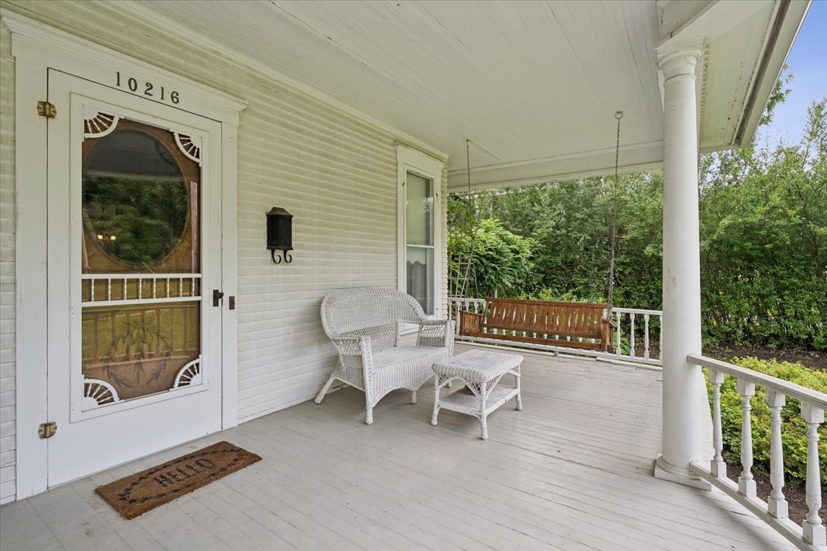10216 Main Street Property Photo 2
