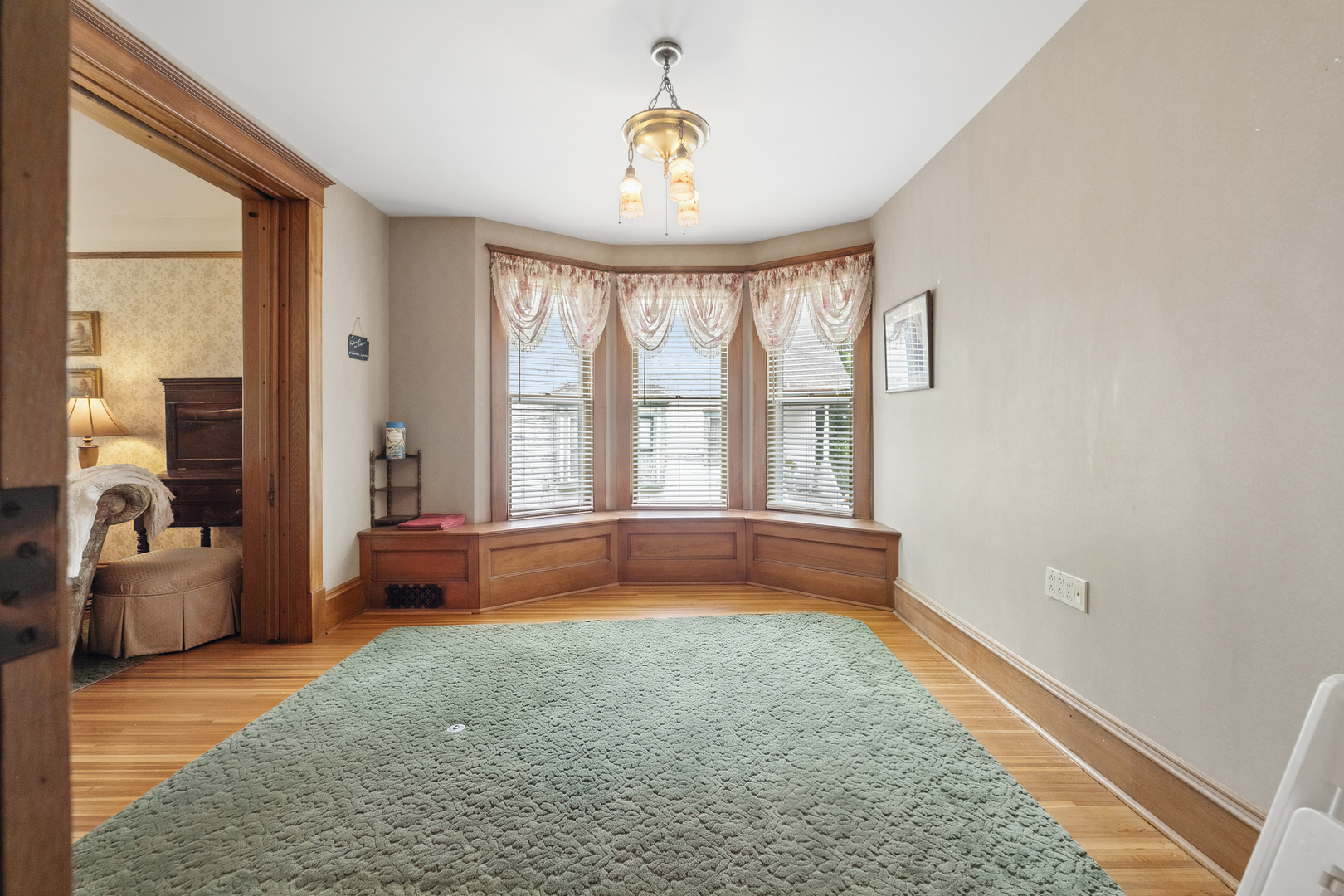 10216 Main Street Property Photo 17