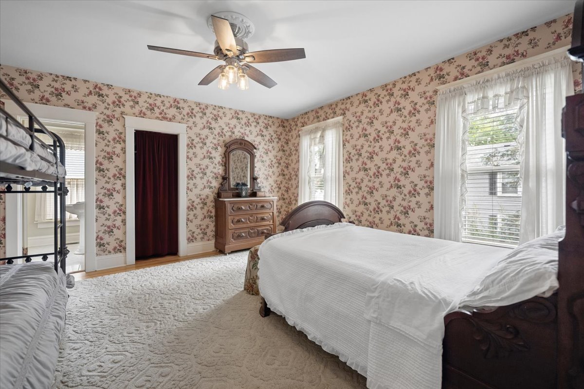 10216 Main Street Property Photo 46