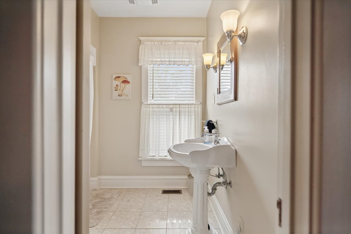 10216 Main Street Property Photo 47