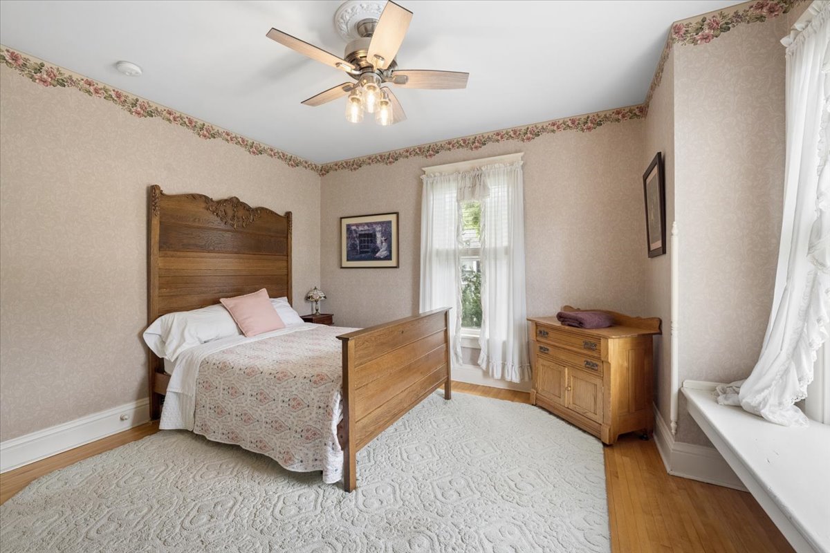 10216 Main Street Property Photo 50