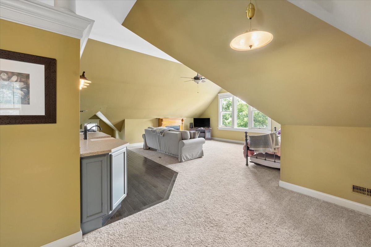 10216 Main Street Property Photo 55