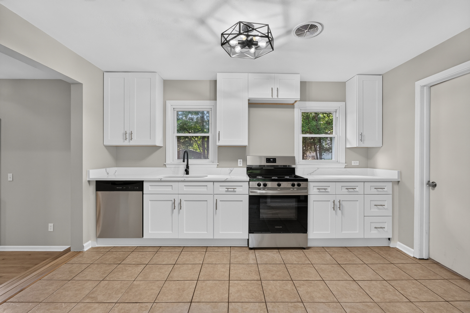 905 Pine Bluff Road Property Photo 4