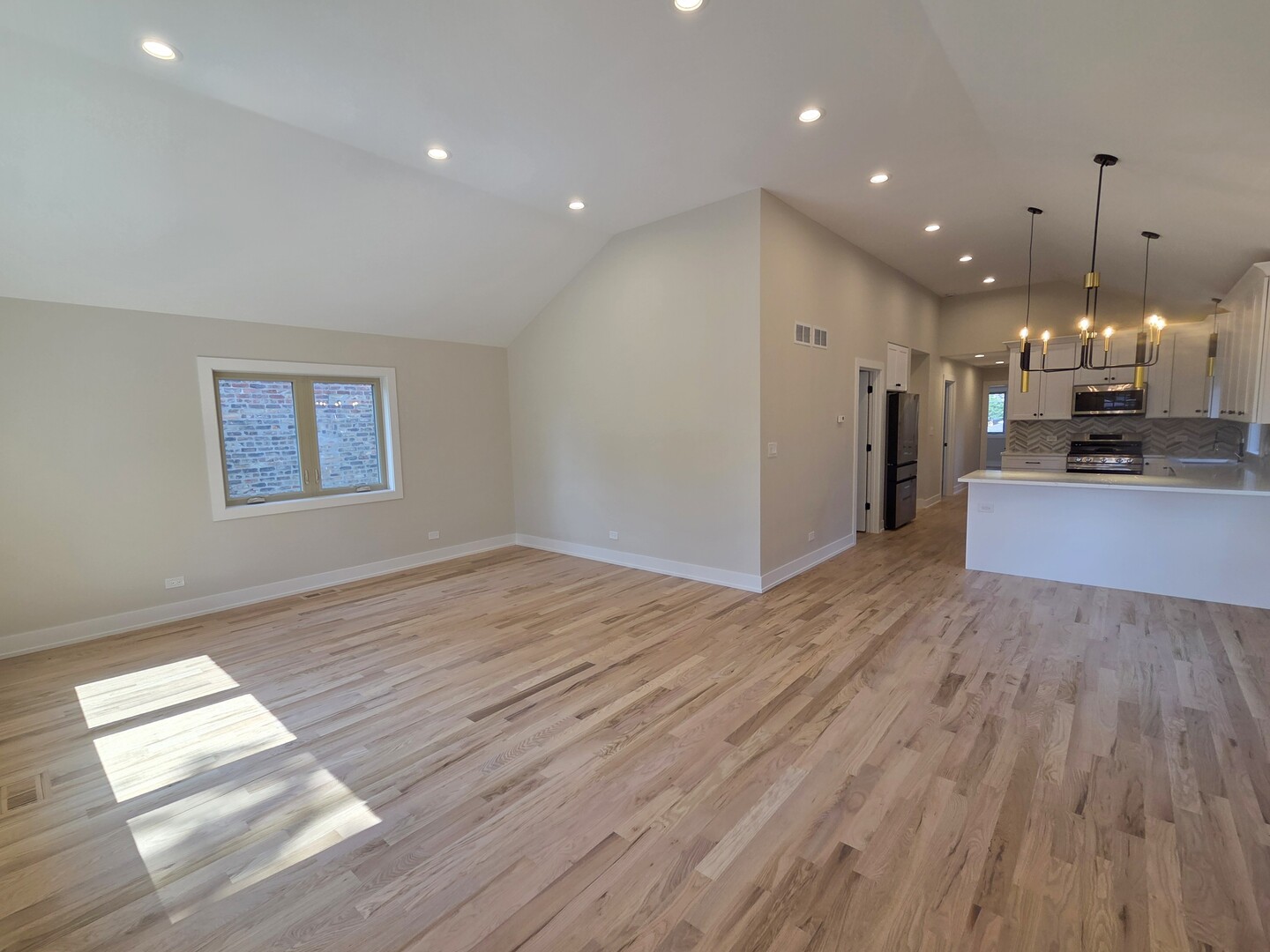 6529 28th Place Property Photo 4