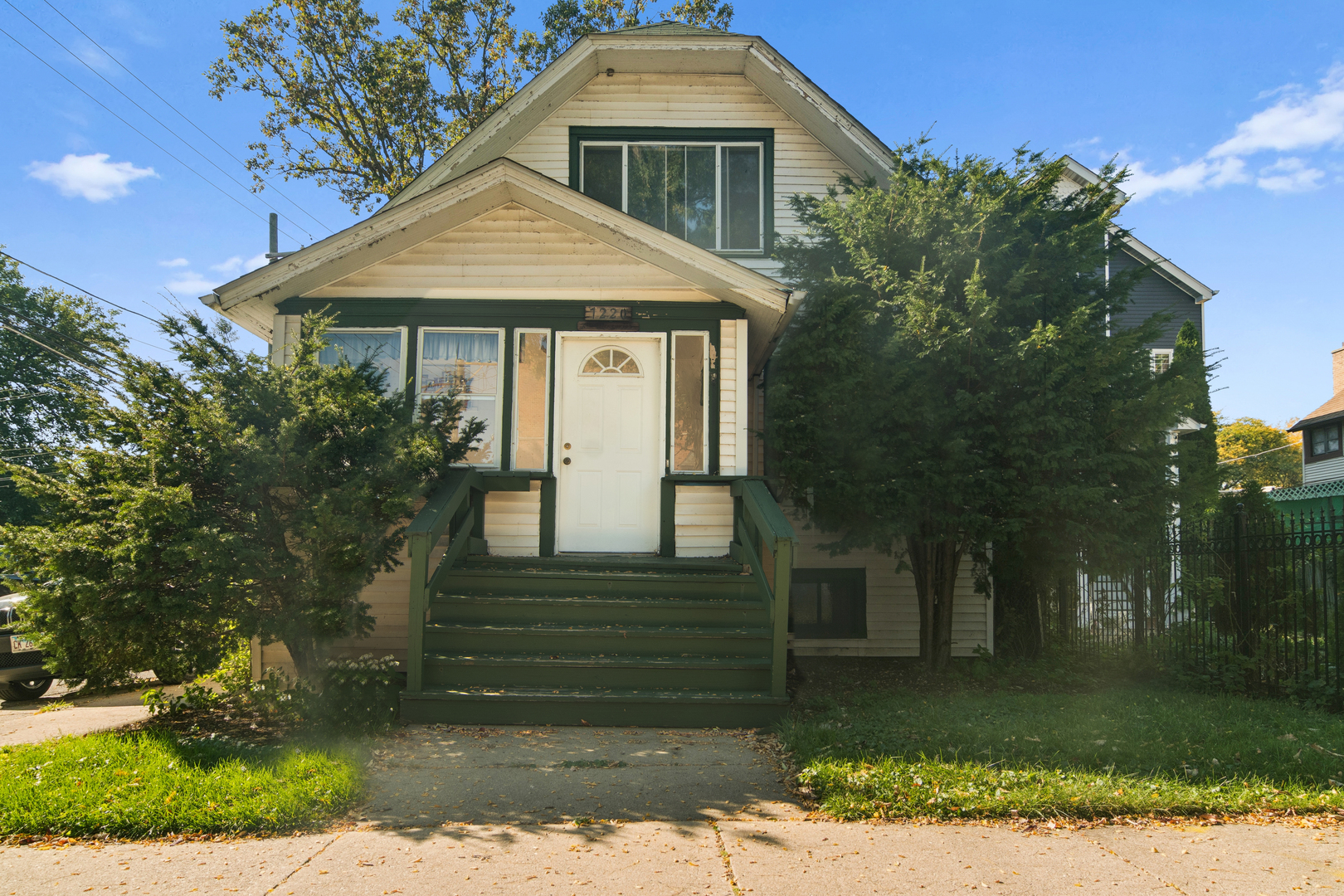 7220 N Hamilton Avenue Property Photo 1