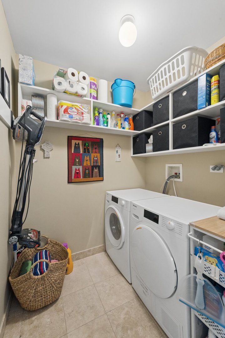 1321 W Winnemac Avenue 2e Property Photo 14