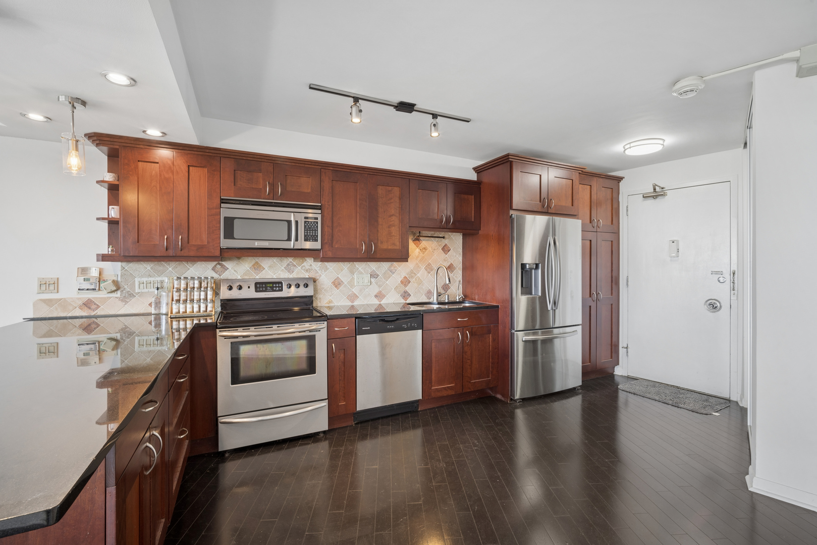 300 N State Street 5504 Property Photo 11