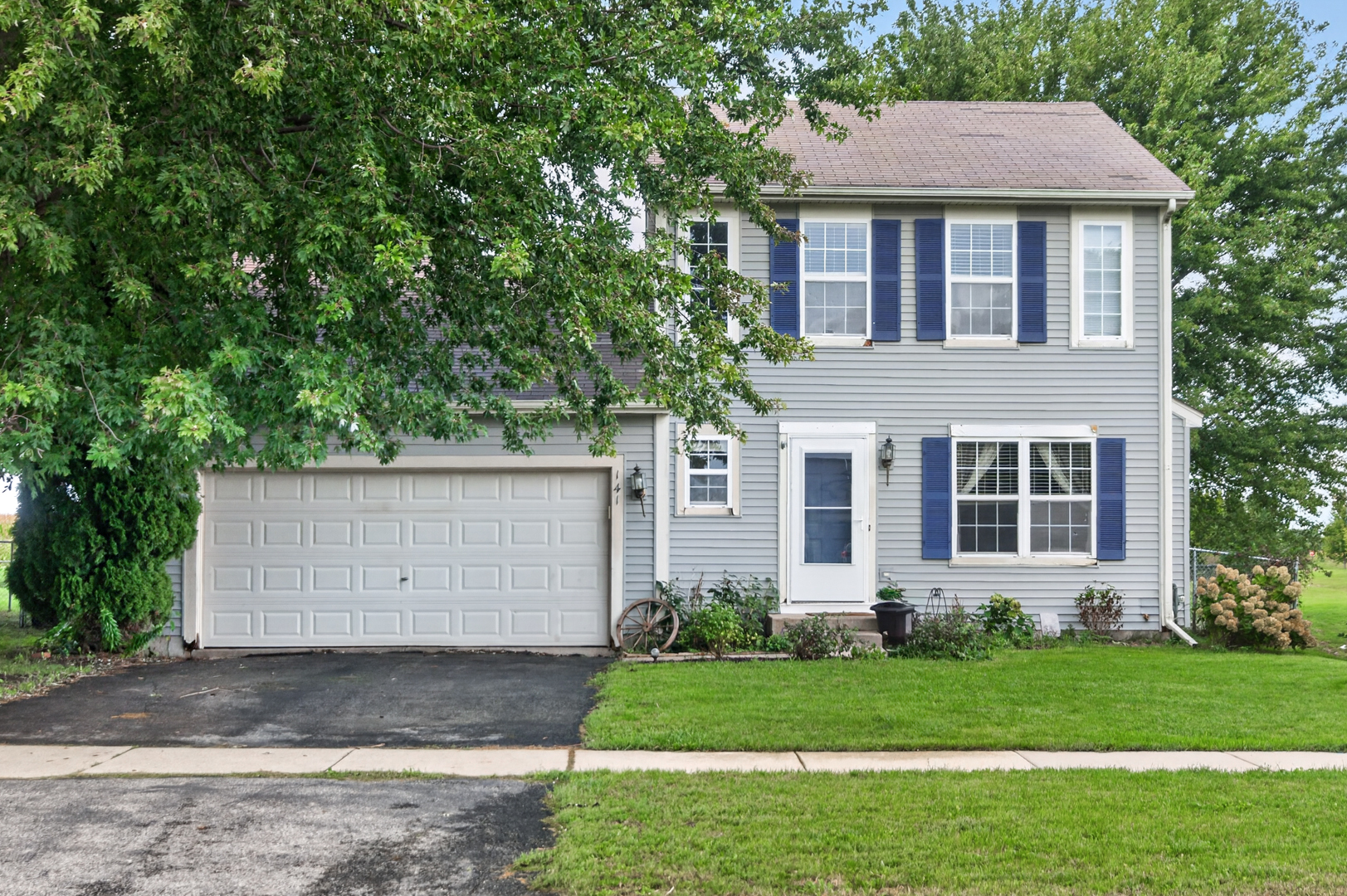 141 W Prairiefield Avenue Property Photo 2