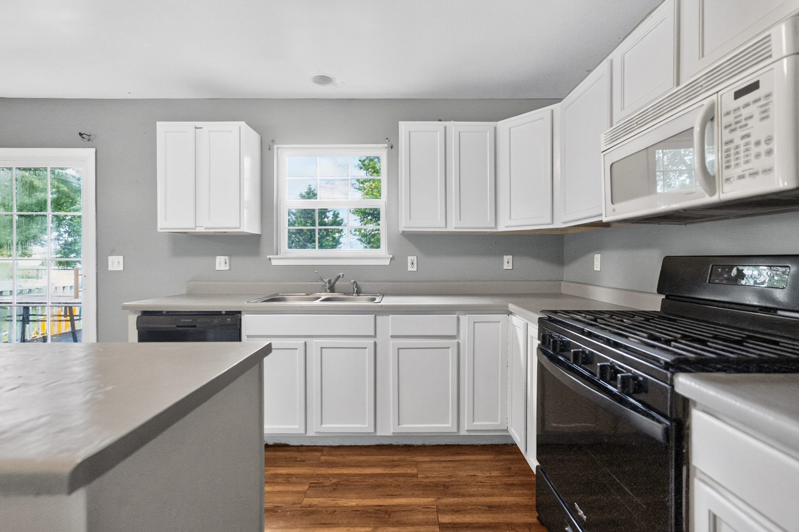 141 W Prairiefield Avenue Property Photo 8