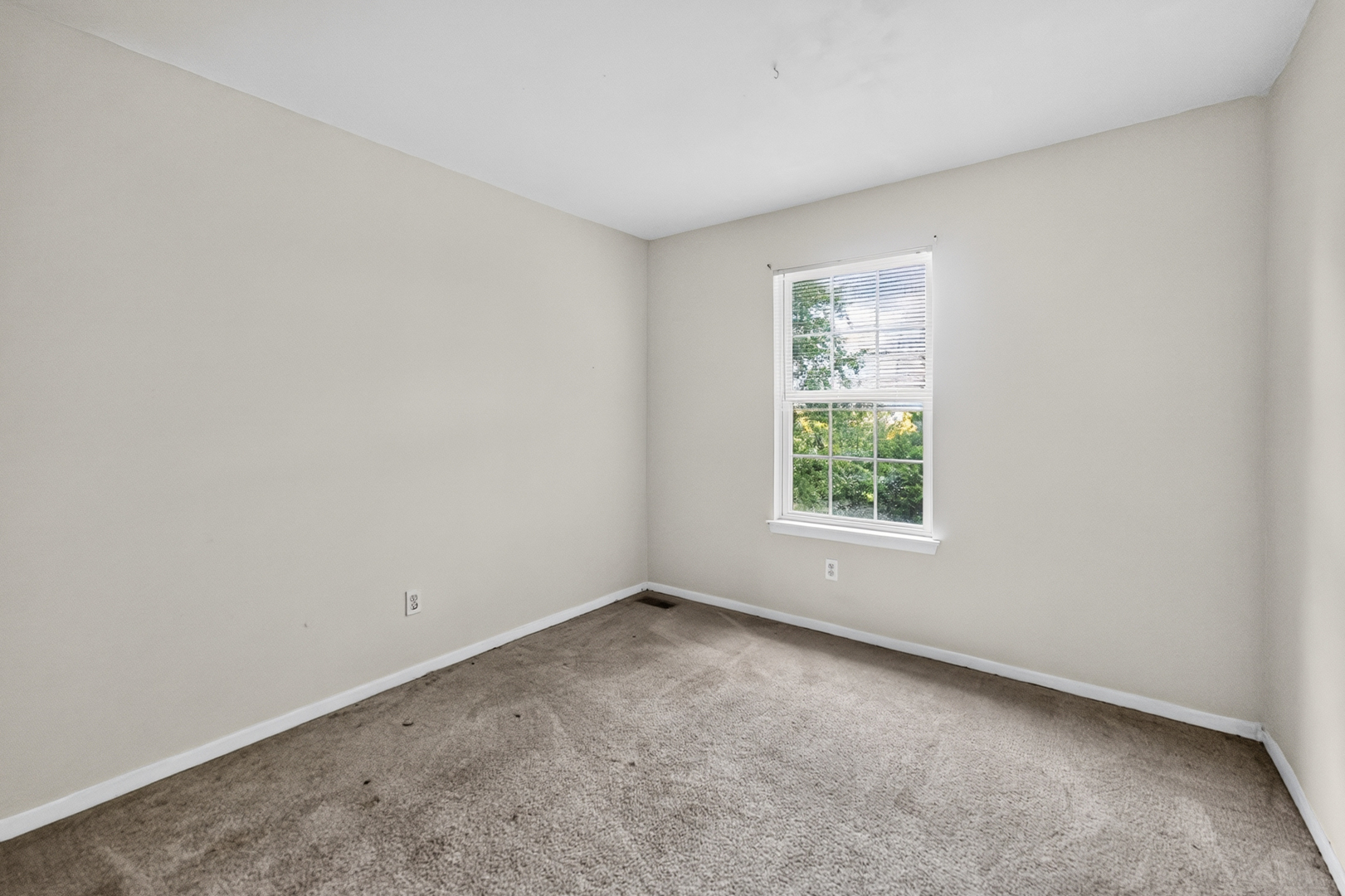 141 W Prairiefield Avenue Property Photo 18