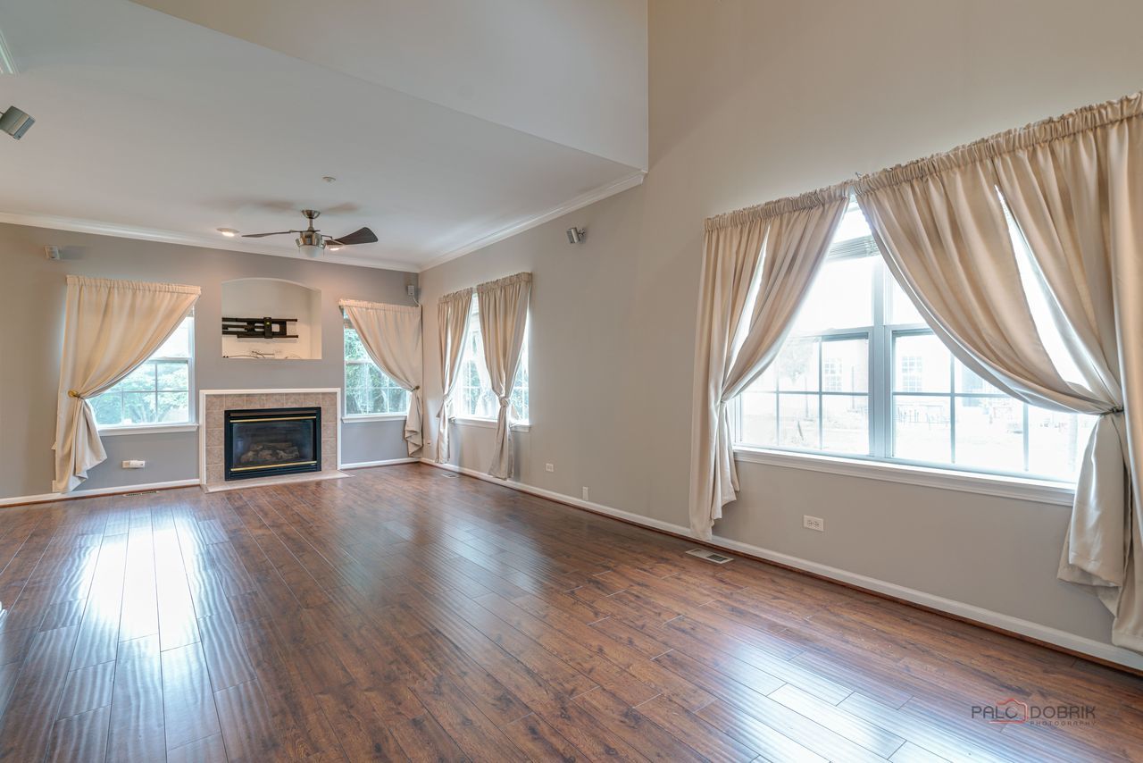 1880 Maureen Drive 1880 Property Photo 4