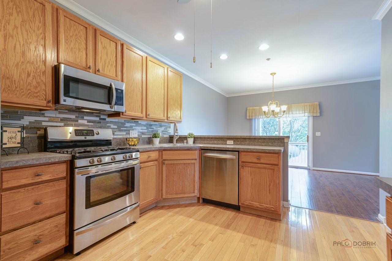 1880 Maureen Drive 1880 Property Photo 9