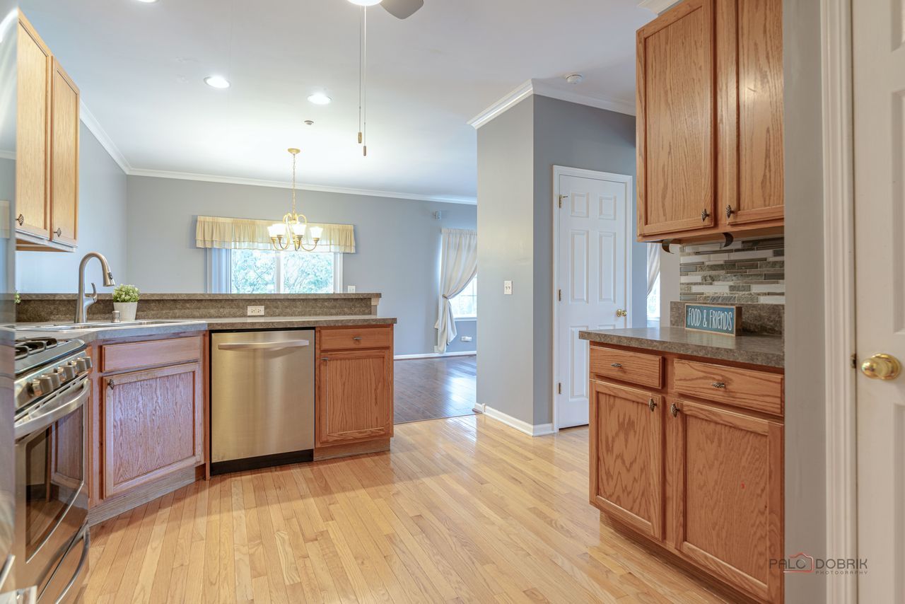 1880 Maureen Drive 1880 Property Photo 10