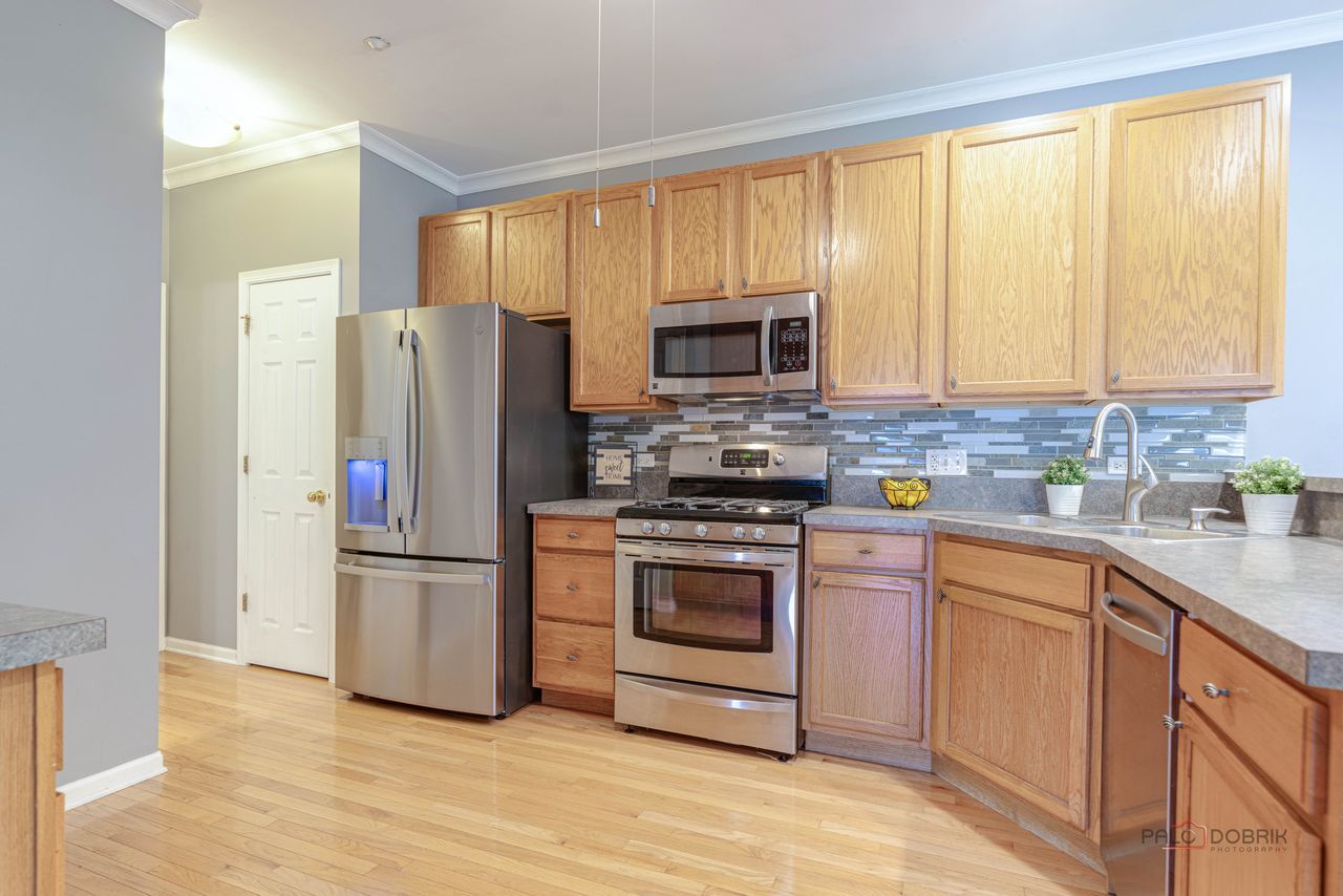 1880 Maureen Drive 1880 Property Photo 11