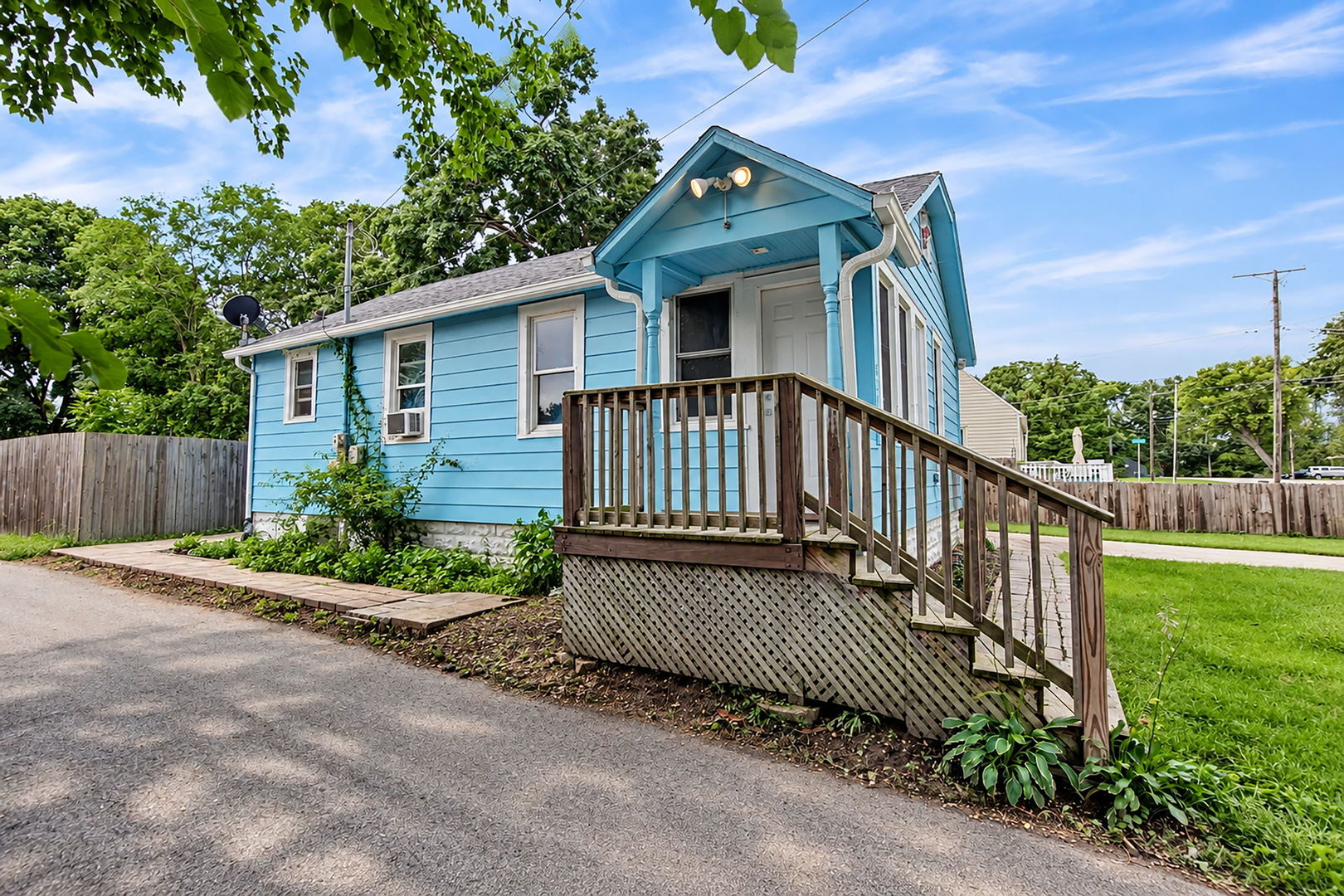 824 Allen Street Property Photo 3