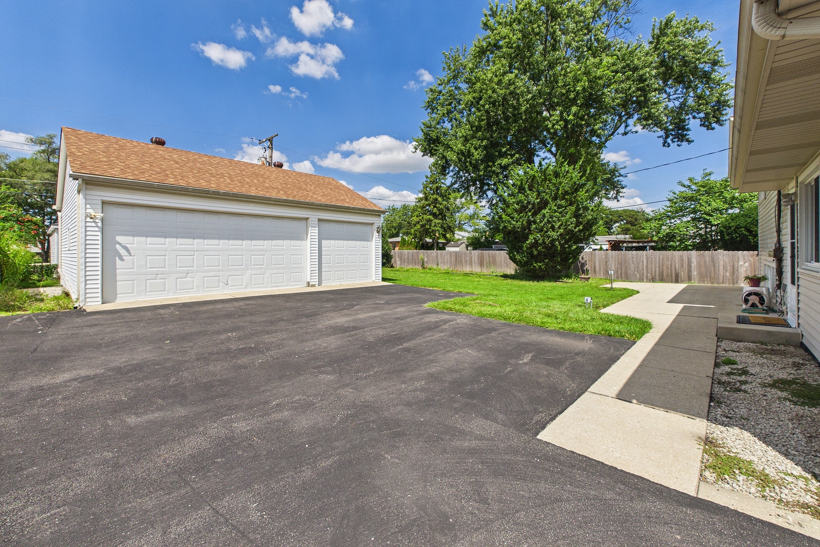 604 N Wilshire Drive Property Photo 23