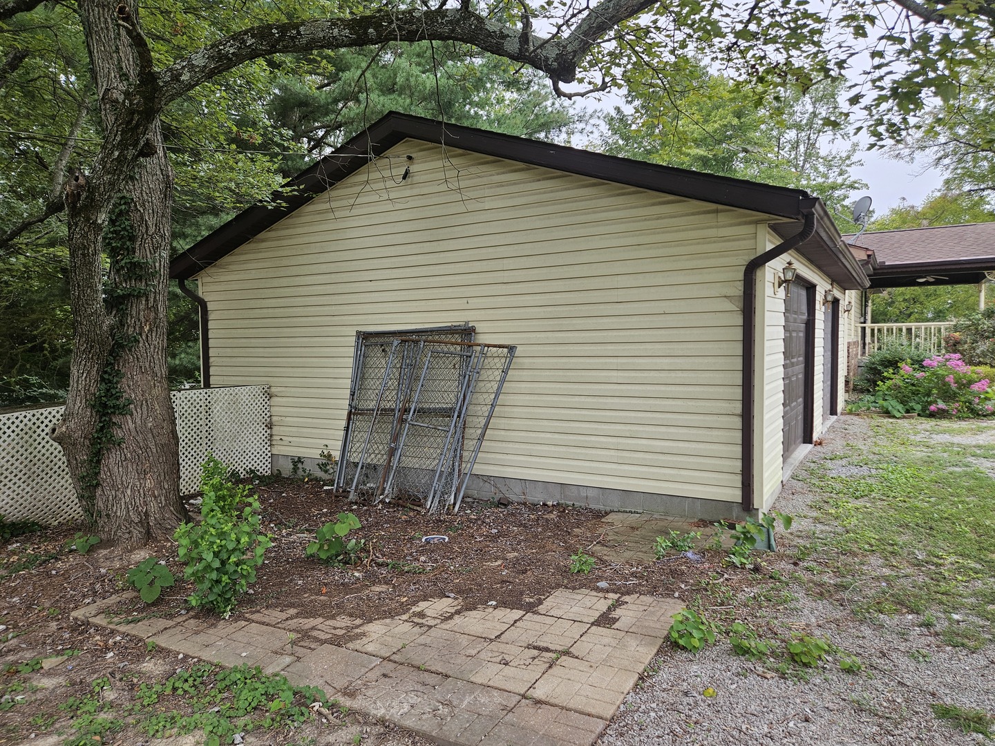 926 E Webster Street Property Photo 12