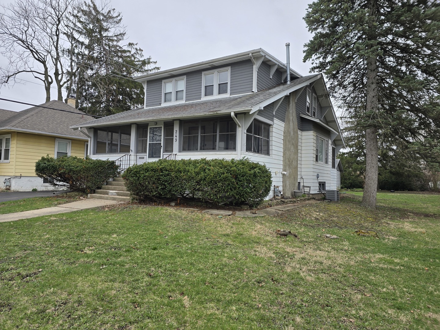 249 E Park Boulevard 1 Property Photo 3