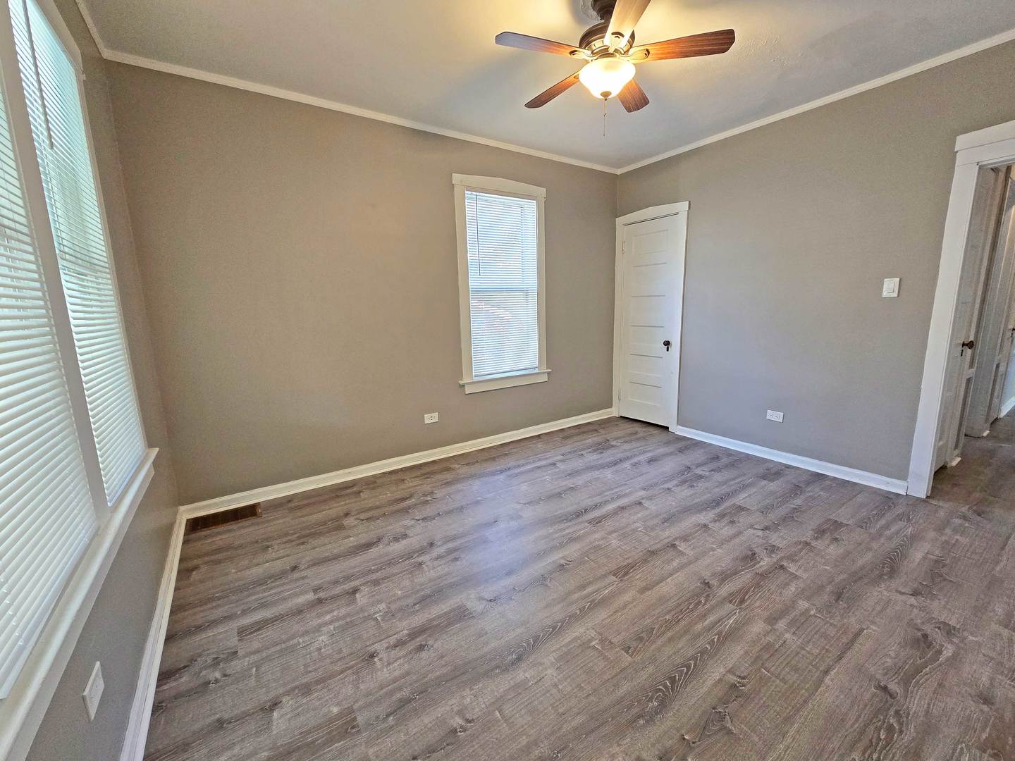 249 E Park Boulevard 1 Property Photo 11