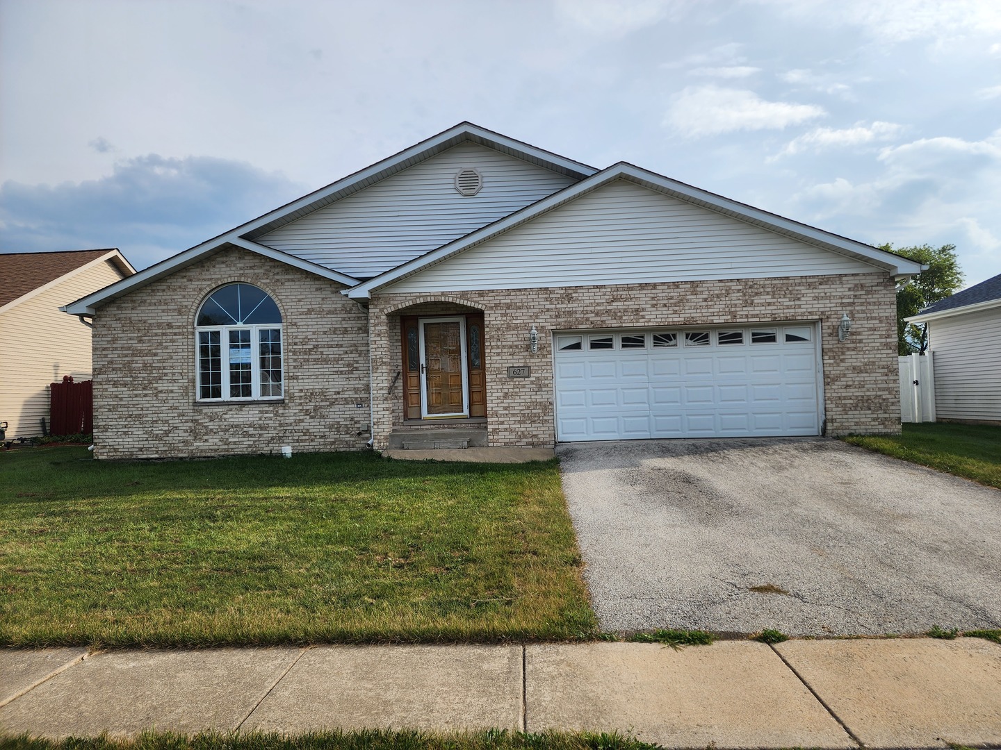 627 Clover Lane Property Photo 1