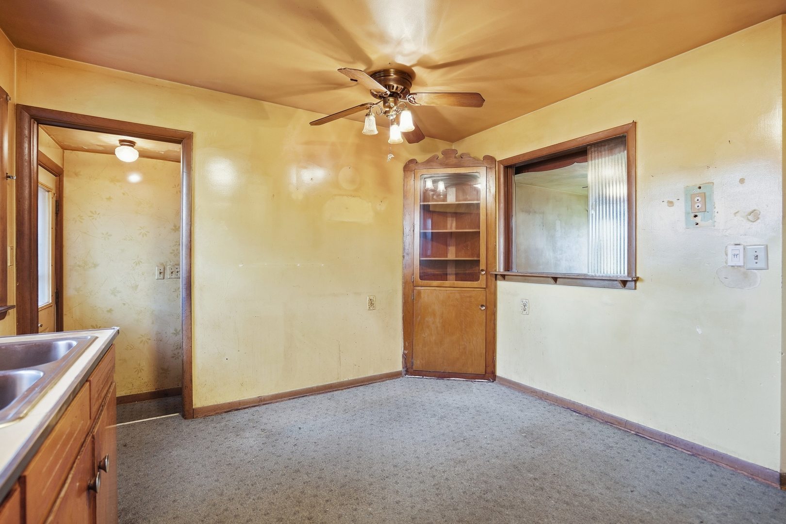 2530 Cody Street Property Photo 6