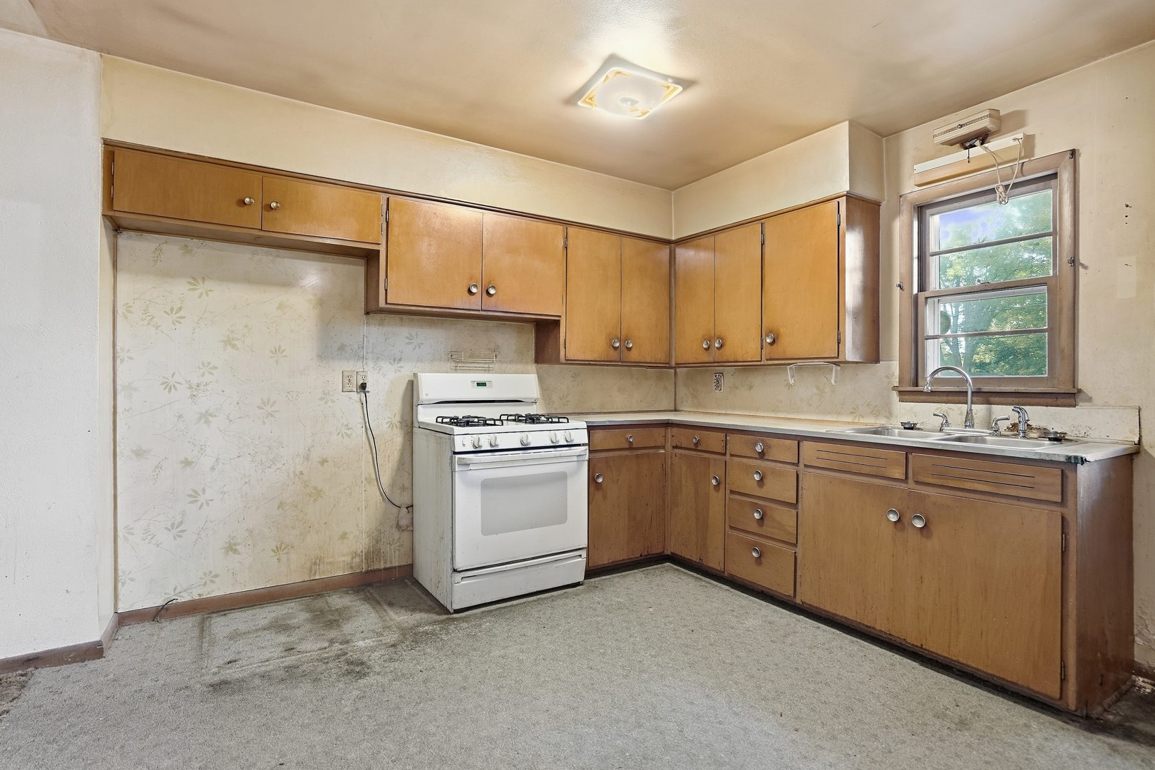 2530 Cody Street Property Photo 7