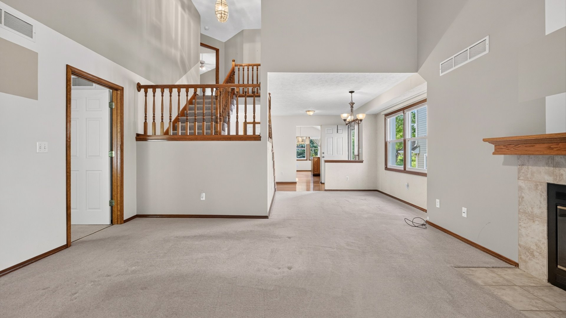 311 S Towanda Avenue Property Photo 6