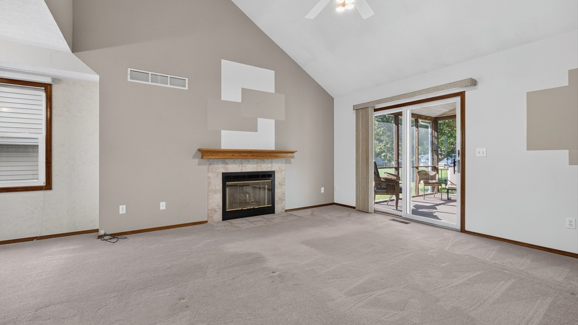 311 S Towanda Avenue Property Photo 8