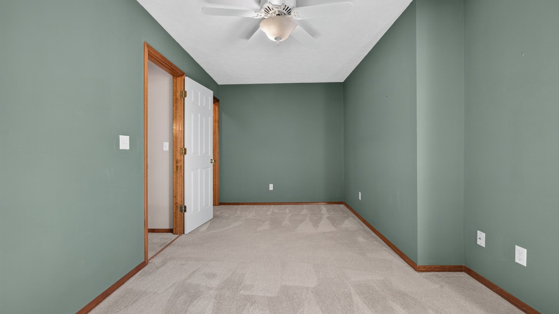 311 S Towanda Avenue Property Photo 12