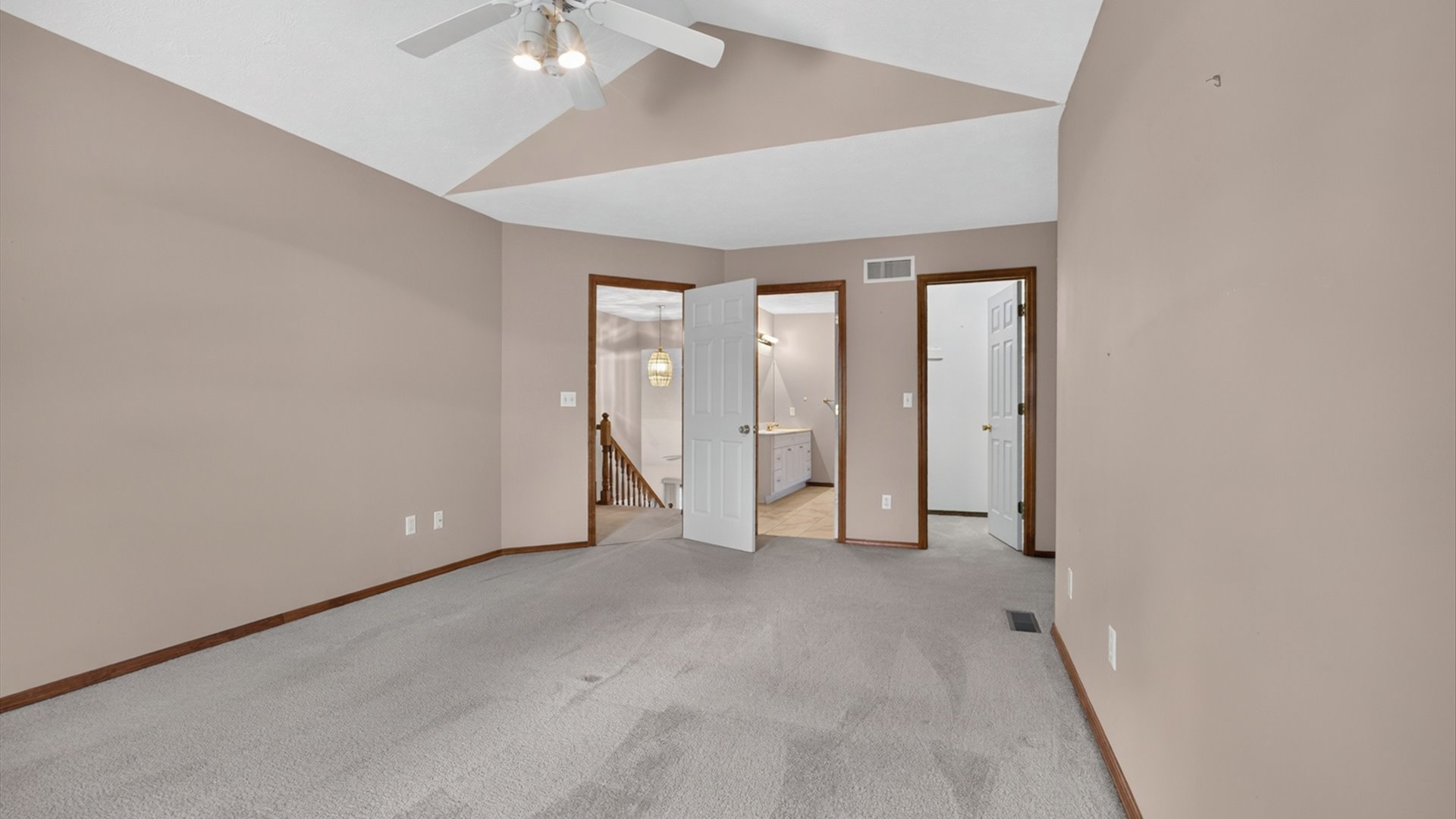 311 S Towanda Avenue Property Photo 21
