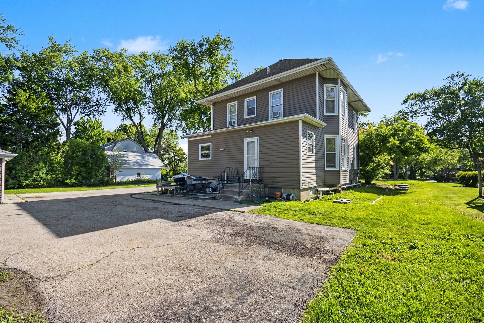N350 County Farm Road Property Photo 2