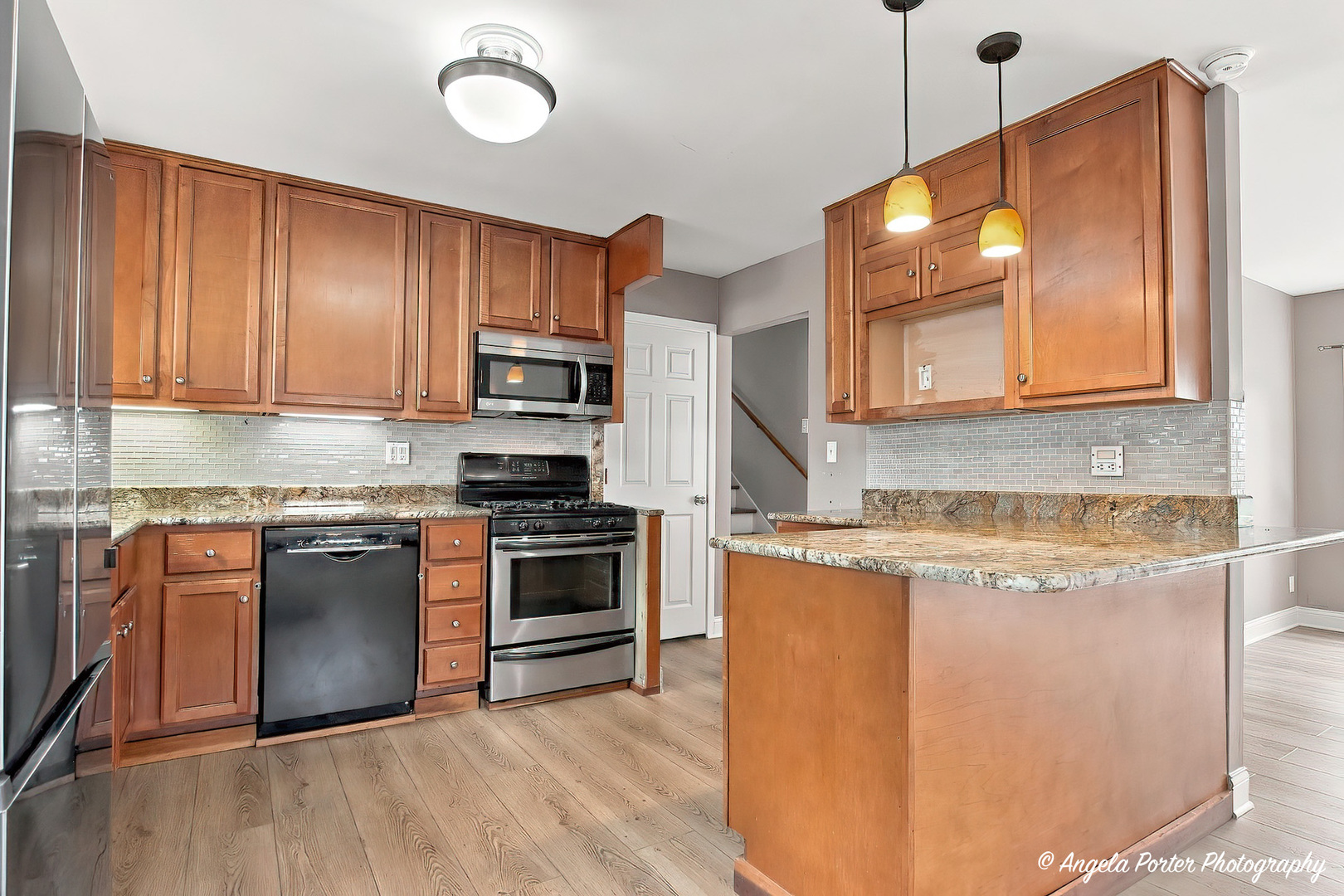 637 N Greenview Avenue Property Photo 10