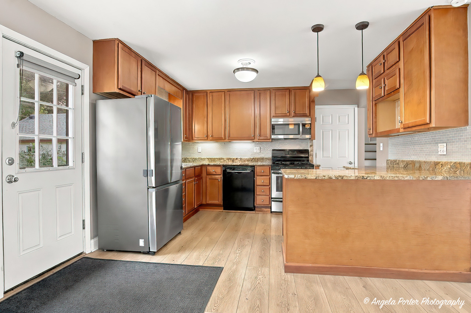 637 N Greenview Avenue Property Photo 11